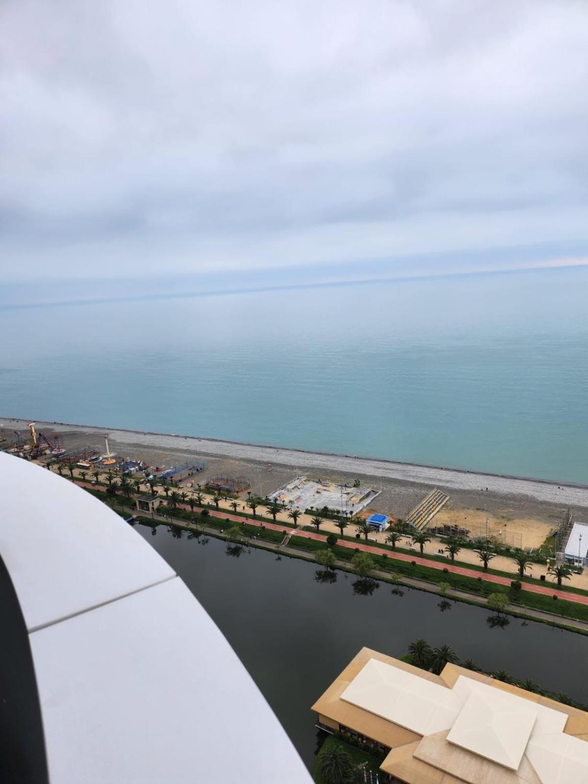 Panoramic 100 Meters From The Sea 26Th Floor Aparthotel Batumi Bagian luar foto